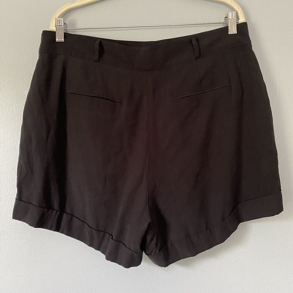 Treasure & Bond Shorts Womens Size 16 Black Silky Rayon Cuffed Dressy - Picture 3 of 8
